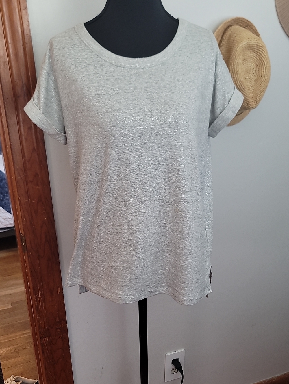 GAP Light Gray with Silver Short Sleeve Crewneck Tee